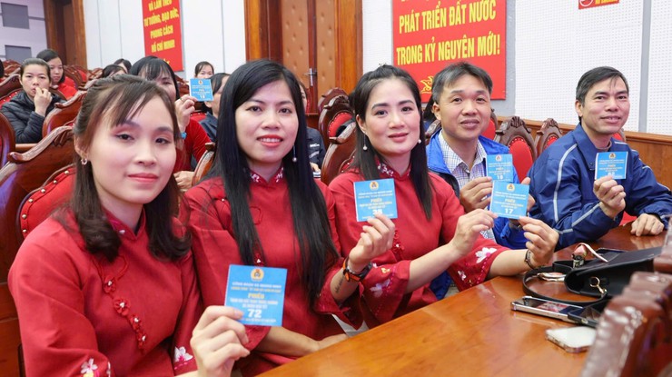 Công đoàn xã Quang Minh tổ chức chương trình “Tết sum vầy – Xuân ơn Đảng năm 2026

- Ảnh 6.