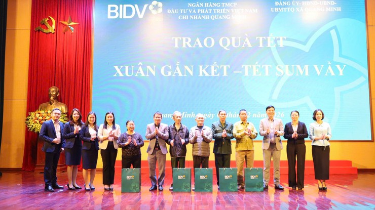BIDV Chi nhánh Quang Minh trao quà Tết Bính Ngọ 2026 cho các đối tượng chính sách tại xã Quang Minh- Ảnh 3.