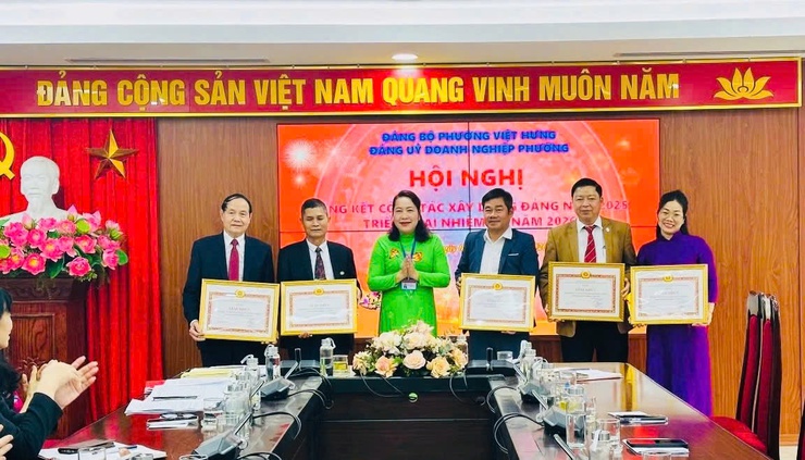 Đảng bộ Doanh nghiệp phường Việt Hưng tổ chức Hội nghị tổng kết công tác Đảng năm 2025 và triển khai nhiệm vụ năm 2026.- Ảnh 3.