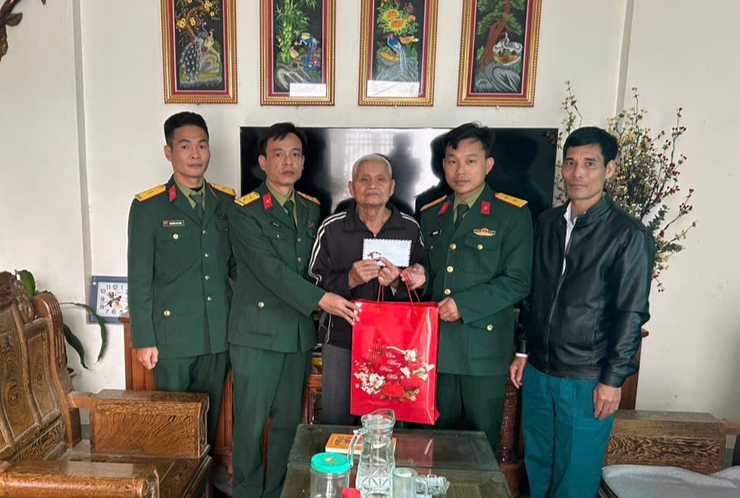 XÃ ỨNG HÒA TỔ CHỨC GẶP MẶT, TẶNG QUÀ VÀ TƯ VẤN VIỆC LÀM CHO QUÂN NHÂN XUẤT NGŨ NĂM 2026- Ảnh 5.