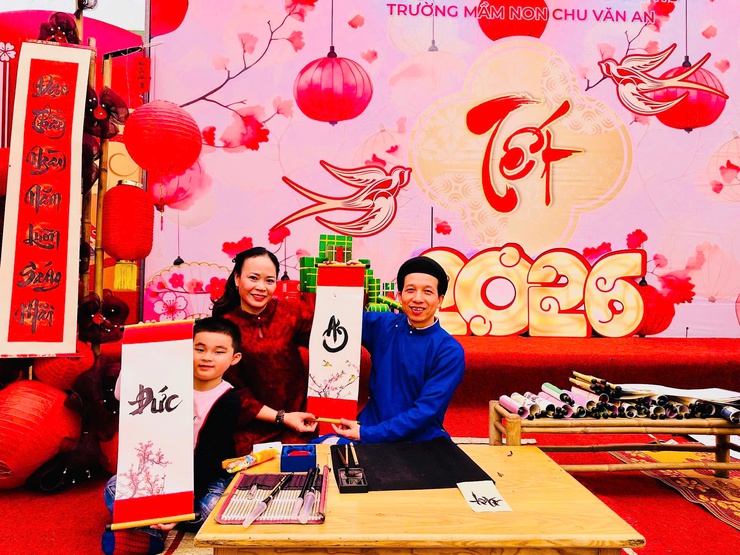 Rộn ràng hội chợ mùa xuân 2026 tại trường Mầm non Chu Văn An- Ảnh 7.