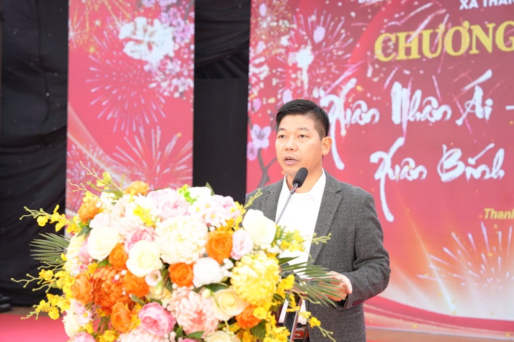 "Xuân nhân ái – Tết sẻ chia": Mang yêu thương đến hơn 450 người có hoàn cảnh khó khăn xã Thanh Oai- Ảnh 8.