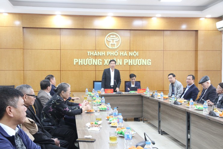 Phường Xuân Phương gặp mặt các đồng chí nguyên là cán bộ chủ chốt qua các thời kỳ nhân dịp tết Bính Ngọ 2026- Ảnh 1.