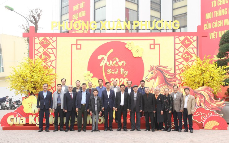 Phường Xuân Phương gặp mặt các đồng chí nguyên là cán bộ chủ chốt qua các thời kỳ nhân dịp tết Bính Ngọ 2026- Ảnh 6.