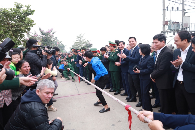 "Tết quân dân" ở Minh Châu – khắc sâu hình ảnh người lính trong giai đoạn mới- Ảnh 26.