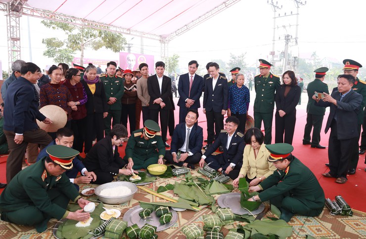 "Tết quân dân" ở Minh Châu – khắc sâu hình ảnh người lính trong giai đoạn mới- Ảnh 24.