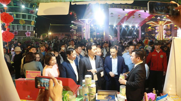 Rực rỡ sắc xuân tại Lễ hội hoa, cây cảnh, sản phẩm OCOP và đặc sản vùng miền năm 2026- Ảnh 5.