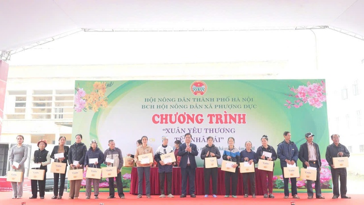 HỘI NÔNG DÂN XÃ TỔ CHỨC CHƯƠNG TRÌNH “XUÂN YÊU THƯƠNG – TẾT NHÂN ÁI” DỊP XUÂN BÍNH NGỌ 2026- Ảnh 2.