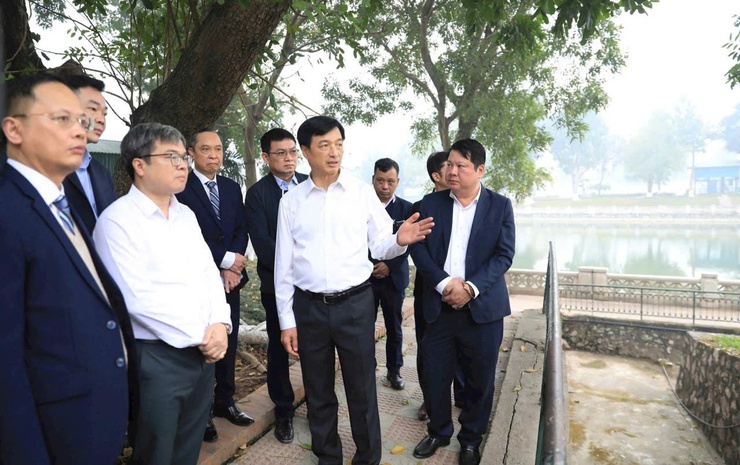 Ủy viên Bộ Chính trị, Bí thư Thành ủy Hà Nội Nguyễn Duy Ngọc kiểm tra công tác chuẩn bị đón Tết Nguyên đán Bính Ngọ 2026 - Ảnh 1.