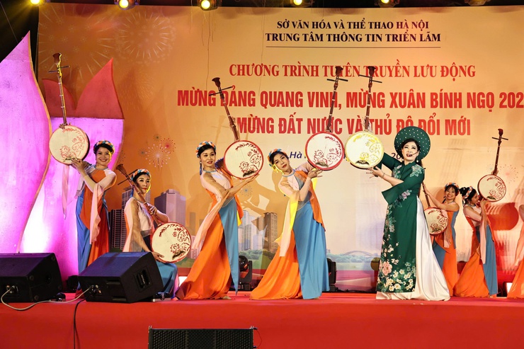 ẤN TƯỢNG CHƯƠNG TRÌNH NGHỆ THUẬT TUYÊN TRUYỀN LƯU ĐỘNG MỪNG ĐẢNG, MỪNG XUÂN 2026 TẠI XÃ HÒA XÁ- Ảnh 4.