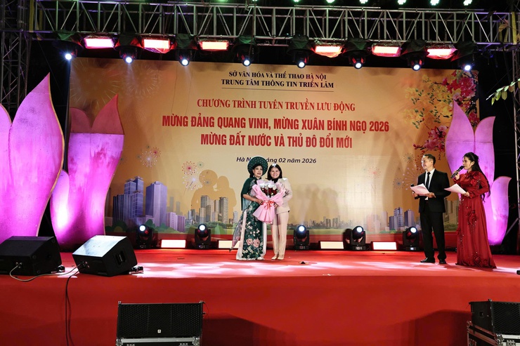 ẤN TƯỢNG CHƯƠNG TRÌNH NGHỆ THUẬT TUYÊN TRUYỀN LƯU ĐỘNG MỪNG ĐẢNG, MỪNG XUÂN 2026 TẠI XÃ HÒA XÁ- Ảnh 1.