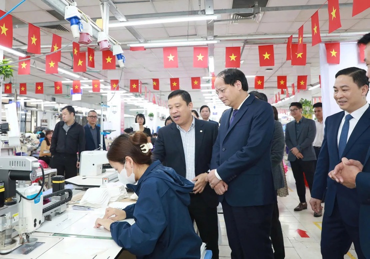 Trưởng ban Tuyên giáo và Dân vận Thành ủy Nguyễn Doãn Toản thăm và chúc Tết Tổng Công ty May 10- Ảnh 5.