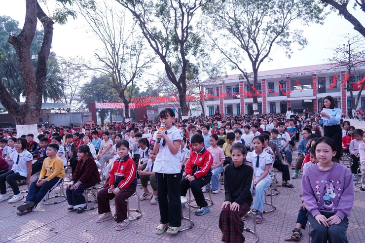 Phường Chương Mỹ tuyên truyền pháp luật về an ninh, trật tự và phòng chống pháo cho học sinh Trường Tiểu học Phụng Châu- Ảnh 6.