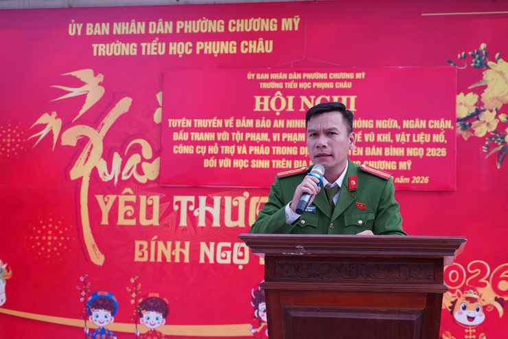 Phường Chương Mỹ tuyên truyền pháp luật về an ninh, trật tự và phòng chống pháo cho học sinh Trường Tiểu học Phụng Châu- Ảnh 5.