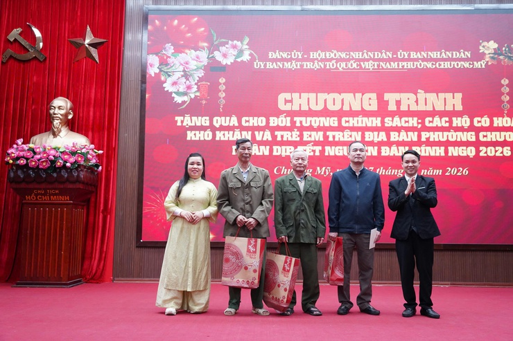 Phường Chương Mỹ tổ chức chương trình tặng quà Tết cho các đối tượng chính sách, hộ khó khăn và trẻ em - Ảnh 15.