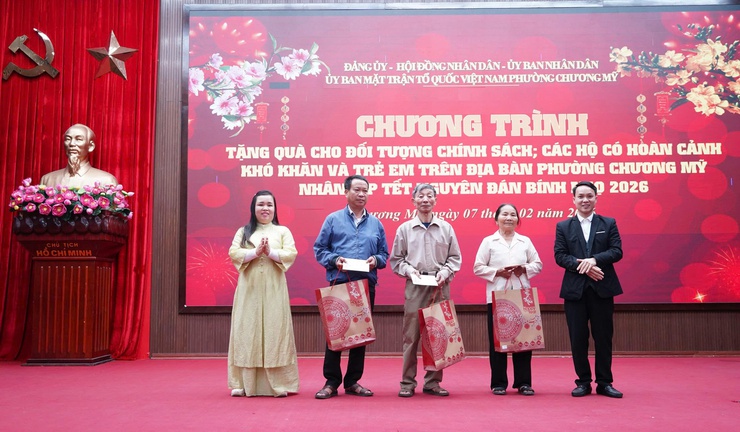 Phường Chương Mỹ tổ chức chương trình tặng quà Tết cho các đối tượng chính sách, hộ khó khăn và trẻ em - Ảnh 16.