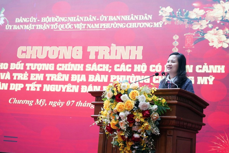 Phường Chương Mỹ tổ chức chương trình tặng quà Tết cho các đối tượng chính sách, hộ khó khăn và trẻ em - Ảnh 1.