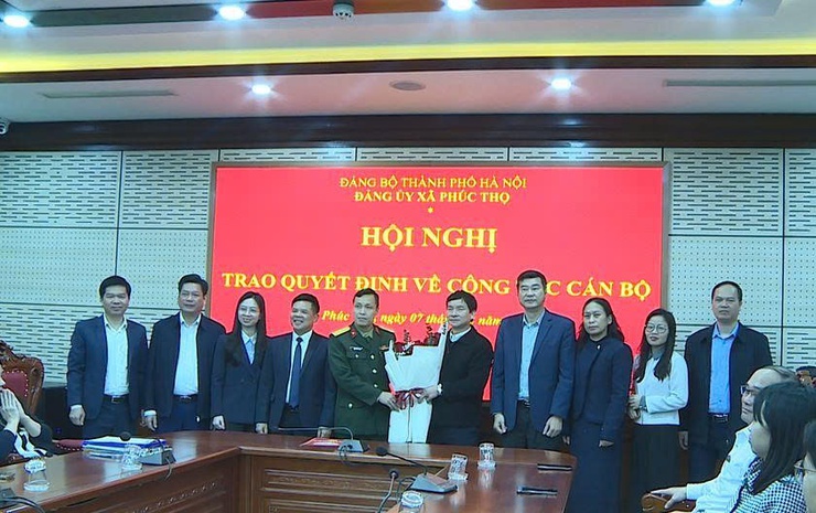 Xã Phúc Thọ trao Quyết định về công tác cán bộ- Ảnh 3.