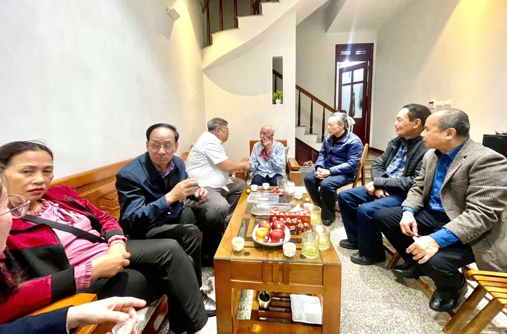 UBND phường Định Công: Thăm hỏi, tặng quà nhân dịp Tết Nguyên đán Bính Ngọ năm 2026.- Ảnh 3.