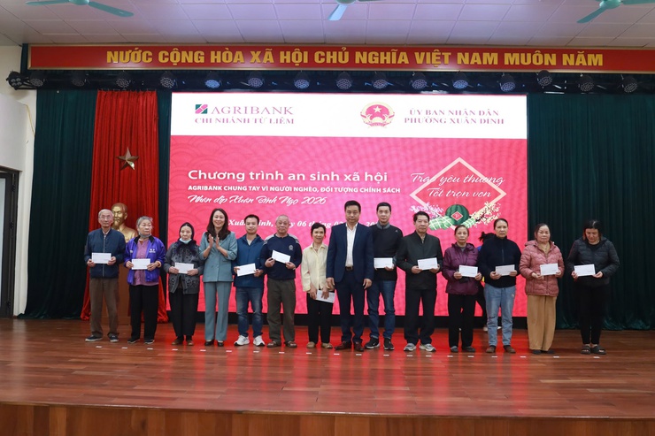 Phường Xuân Đỉnh: Trao gửi yêu thương, Tết sẻ chia cho hộ có hoàn cảnh khó khăn- Ảnh 3.