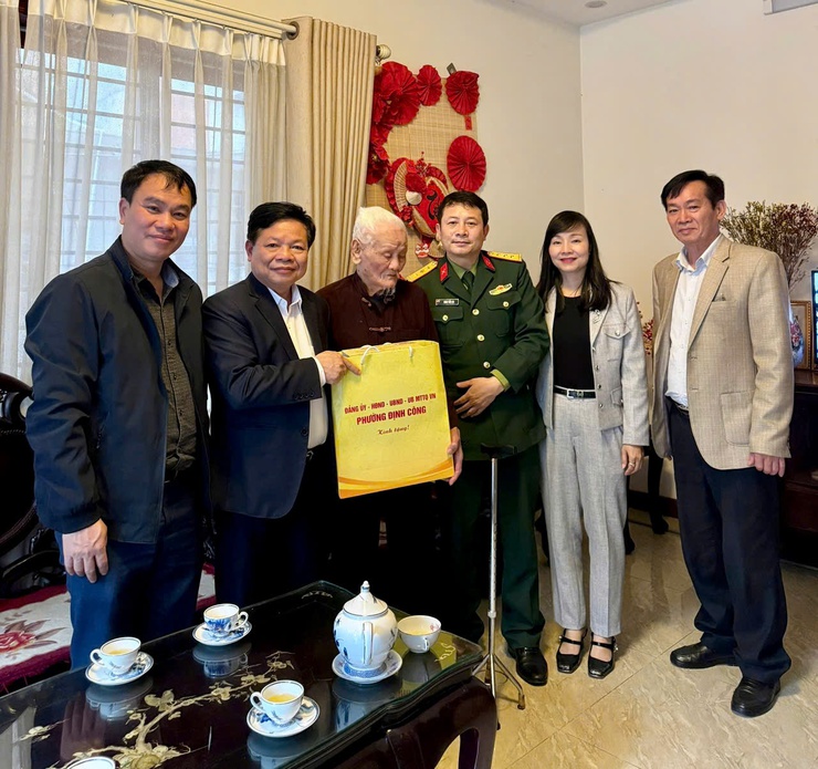 UBND phường Định Công: Thăm hỏi, tặng quà nhân dịp Tết Nguyên đán Bính Ngọ năm 2026.- Ảnh 7.