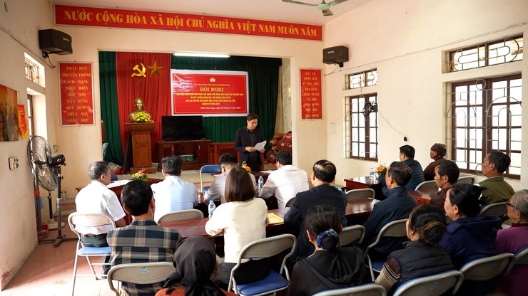 Xã Dương Hoà lấy ý kiến cử tri nơi cư trú đối với người ứng cử đại biểu HĐND các cấp tại thôn Chùa Ngụ- Ảnh 1.