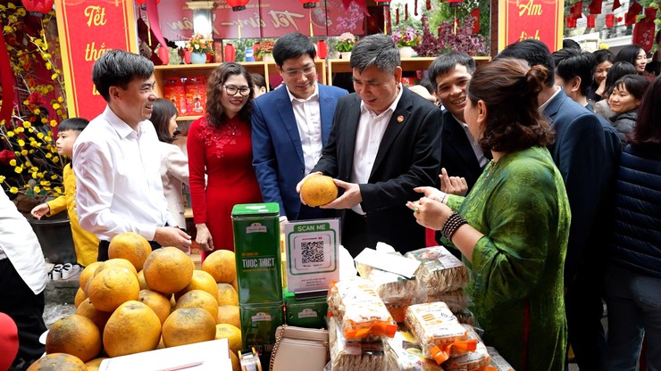 Hội chợ tết cho học sinh Xuân quê hương - Tết nghĩa tình- Ảnh 12.