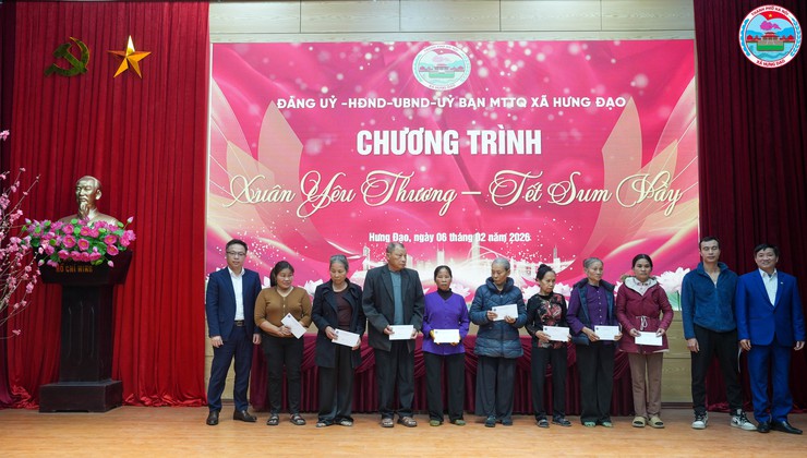UBND XÃ HƯNG ĐẠO TRAO QUÀ TẾT CHO CÁC GIA ĐÌNH CÓ HOÀN CẢNH KHÓ KHĂN NHÂN DỊP TẾT NGUYÊN ĐÁN NĂM 2026- Ảnh 4.