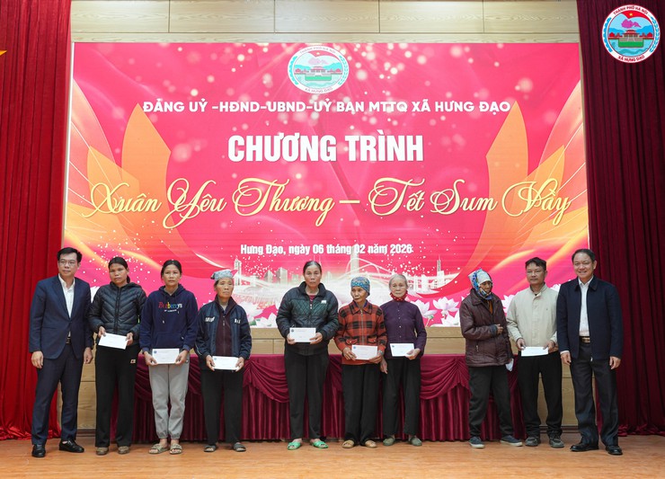 UBND XÃ HƯNG ĐẠO TRAO QUÀ TẾT CHO CÁC GIA ĐÌNH CÓ HOÀN CẢNH KHÓ KHĂN NHÂN DỊP TẾT NGUYÊN ĐÁN NĂM 2026- Ảnh 5.