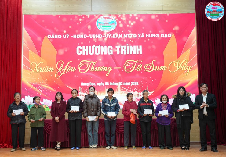 UBND XÃ HƯNG ĐẠO TRAO QUÀ TẾT CHO CÁC GIA ĐÌNH CÓ HOÀN CẢNH KHÓ KHĂN NHÂN DỊP TẾT NGUYÊN ĐÁN NĂM 2026- Ảnh 8.