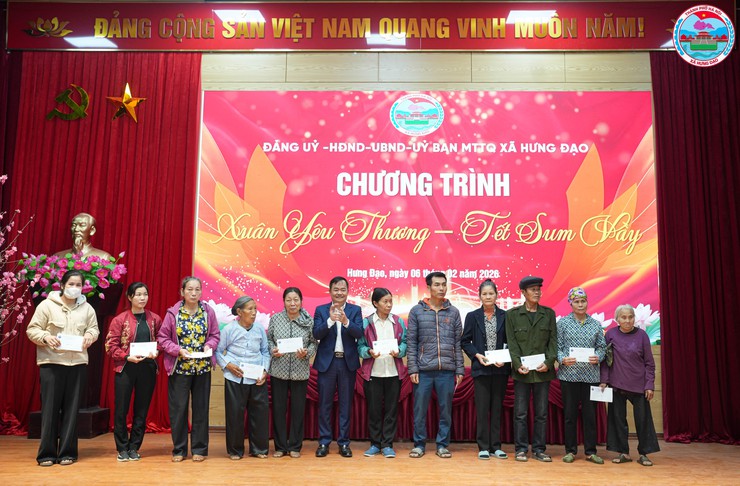 UBND XÃ HƯNG ĐẠO TRAO QUÀ TẾT CHO CÁC GIA ĐÌNH CÓ HOÀN CẢNH KHÓ KHĂN NHÂN DỊP TẾT NGUYÊN ĐÁN NĂM 2026- Ảnh 10.