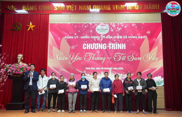 UBND XÃ HƯNG ĐẠO TRAO QUÀ TẾT CHO CÁC GIA ĐÌNH CÓ HOÀN CẢNH KHÓ KHĂN NHÂN DỊP TẾT NGUYÊN ĐÁN NĂM 2026- Ảnh 15.