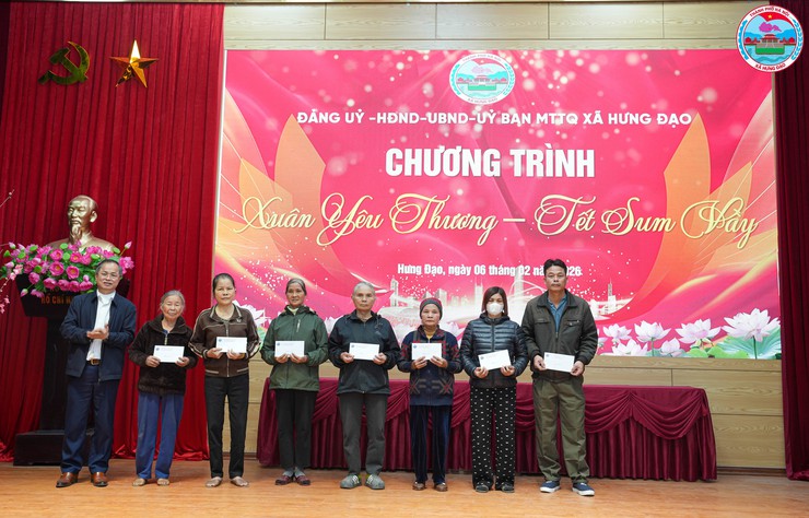 UBND XÃ HƯNG ĐẠO TRAO QUÀ TẾT CHO CÁC GIA ĐÌNH CÓ HOÀN CẢNH KHÓ KHĂN NHÂN DỊP TẾT NGUYÊN ĐÁN NĂM 2026- Ảnh 16.