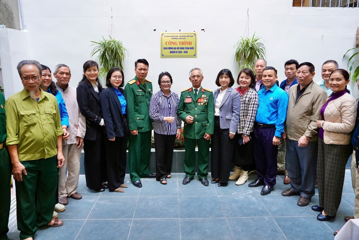 PHƯỜNG CẦU GIẤY KHÁNH THÀNH VÀ BÀN GIAO CÔNG TRÌNH HỖ TRỢ XÂY DỰNG MỚI NHÀ Ở CHO NGƯỜI CÓ CÔNG VỚI CÁCH MẠNG- Ảnh 4.