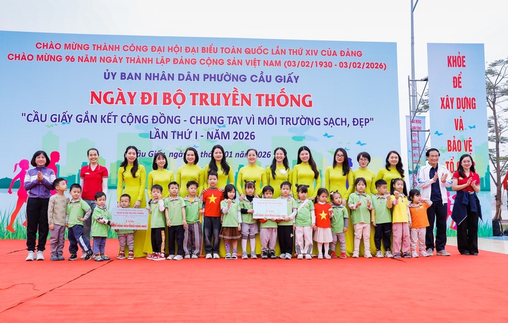 CẦU GIẤY GẮN KẾT CỘNG ĐỒNG - CHUNG TAY VÌ MÔI TRƯỜNG SẠCH, ĐẸP- Ảnh 7.