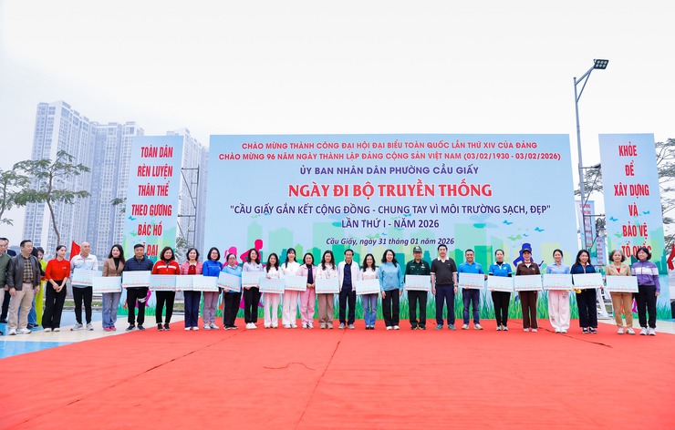 CẦU GIẤY GẮN KẾT CỘNG ĐỒNG - CHUNG TAY VÌ MÔI TRƯỜNG SẠCH, ĐẸP- Ảnh 24.