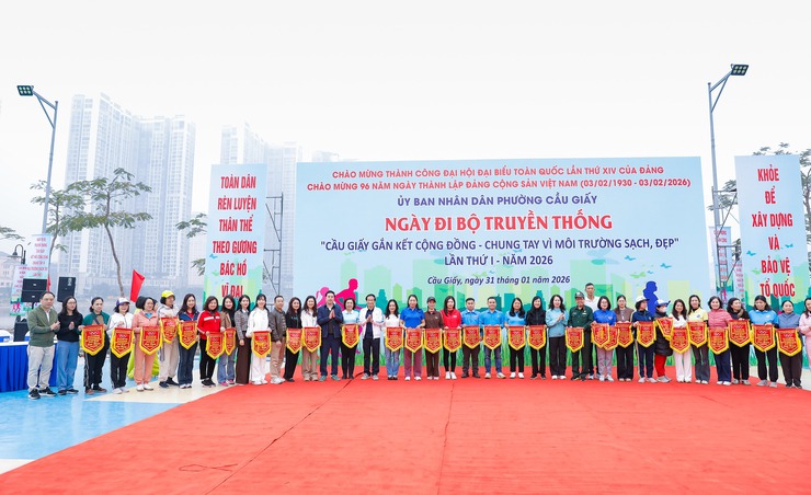 CẦU GIẤY GẮN KẾT CỘNG ĐỒNG - CHUNG TAY VÌ MÔI TRƯỜNG SẠCH, ĐẸP- Ảnh 3.