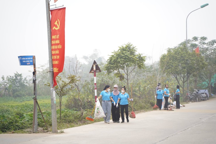 Xã Chuyên Mỹ vệ sinh môi trường trên địa bàn chào đón Xuân Bính Ngọ 2026- Ảnh 5.