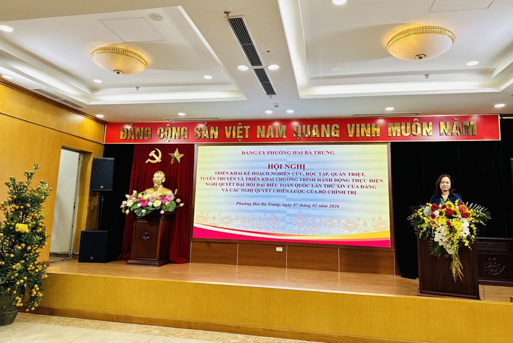 Phường Hai Bà Trưng tổ chức Hội nghị nghiên cứu, học tập, quán triệt Nghị quyết Đại hội đại biểu toàn quốc lần thứ XIV của Đảng tiếp sóng từ điểm cầu Trung ương và Thành phố.- Ảnh 3.