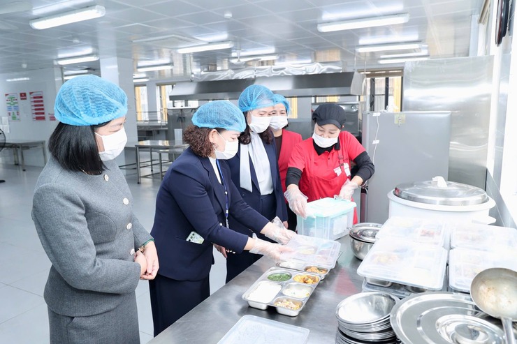 LÃNH ĐẠO PHƯỜNG CẦU GIẤY THĂM, NẮM BẮT TÌNH HÌNH CÁC NHÀ TRƯỜNG DỊP ĐẦU XUÂN 2026- Ảnh 7.