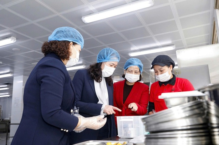 LÃNH ĐẠO PHƯỜNG CẦU GIẤY THĂM, NẮM BẮT TÌNH HÌNH CÁC NHÀ TRƯỜNG DỊP ĐẦU XUÂN 2026- Ảnh 6.