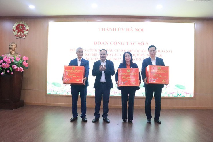 Giám đốc Công an thành phố Hà Nội kiểm tra việc chuẩn bị, triển khai công tác bầu cử tại Phường Cầu Giấy, Yên Hòa, Nghĩa Đô- Ảnh 2.