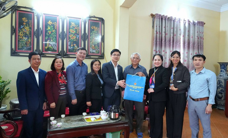 Bí thư Đảng ủy xã Đa Phúc thăm, tặng quà tri ân nhân dịp mừng Đảng, mừng Xuân, đón tết cổ truyền Bính Ngọ năm 2026- Ảnh 7.