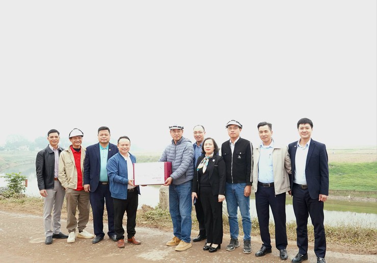 Xã Đa Phúc - Phó Bí thư Thường trực Đảng ủy -  Thăm, tặng quà tri ân nhân dịp mừng Đảng, mừng Xuân, đón tết cổ truyền Bính Ngọ năm 2026- Ảnh 1.