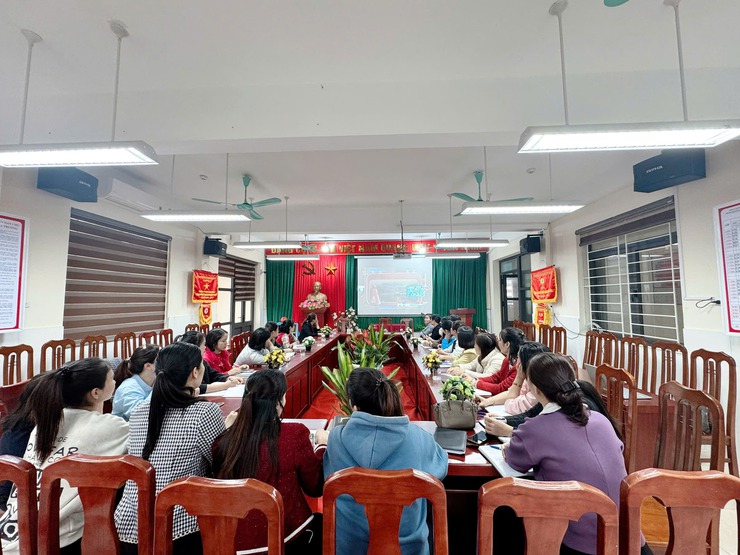 Đảng ủy xã Quảng Bị và các Chi bộ trực thuộc dự Hội nghị toàn quốc nghiên cứu, học tập, quán triệt và triển khai thực hiện Nghị quyết Đại hội XIV của Đảng- Ảnh 10.