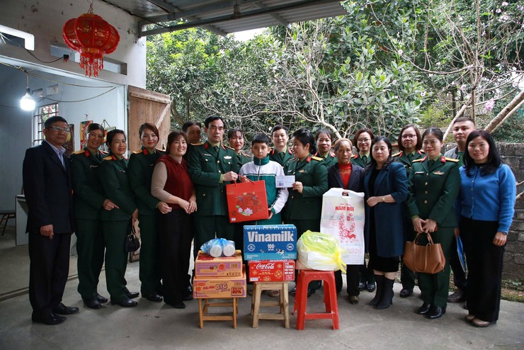 Hội LHPN xã Đoài Phương:
Lan tỏa yêu thương từ chương trình “Mẹ đỡ đầu”
- Ảnh 4.