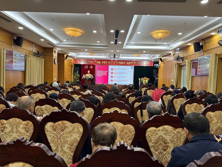 Phường Hai Bà Trưng tổ chức Hội nghị nghiên cứu, học tập, quán triệt Nghị quyết Đại hội đại biểu toàn quốc lần thứ XIV của Đảng tiếp sóng từ điểm cầu Trung ương và Thành phố.- Ảnh 2.