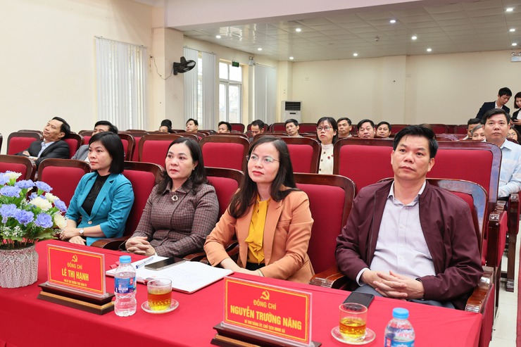 Đảng ủy xã Quảng Bị và các Chi bộ trực thuộc dự Hội nghị toàn quốc nghiên cứu, học tập, quán triệt và triển khai thực hiện Nghị quyết Đại hội XIV của Đảng- Ảnh 4.