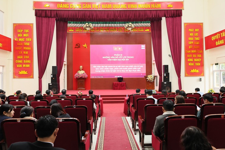 Đảng ủy xã Quảng Bị và các Chi bộ trực thuộc dự Hội nghị toàn quốc nghiên cứu, học tập, quán triệt và triển khai thực hiện Nghị quyết Đại hội XIV của Đảng- Ảnh 3.