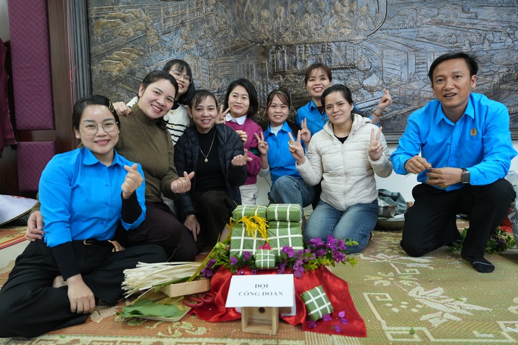 ẤM ÁP RỘN RÀNG HỘI THI GÓI BÁNH CHƯNG XÃ VÂN ĐÌNH- Ảnh 3.